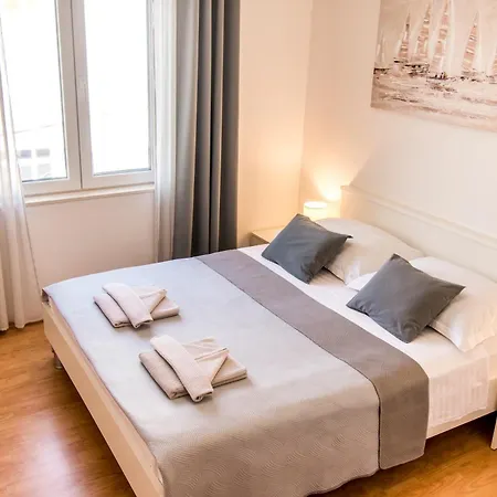 Curic Apartment *